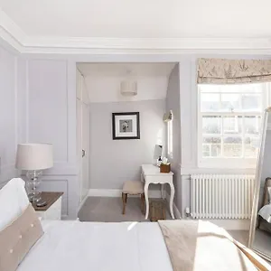 Beautiful Apartment, Incredible Central Location Apartment Bath