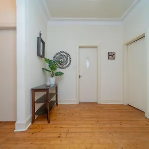 Large Corner Apartment Edinburgh